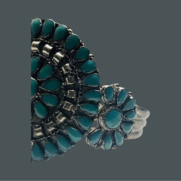 Native American Sterling Silver Hand Made Turquoise Cluster Cuff Bracelet - Picture 3 of 9